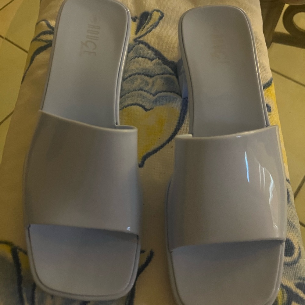 Brand new blue jelly! Never used!